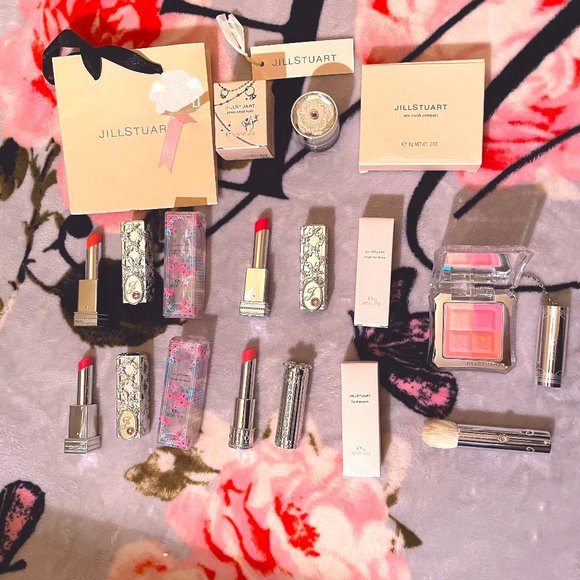 Ultimate JILL STUART Makeup Set- 4 Limited Lipsticks, Blush, Eyeshadow, Pouch - Picture 2 of 2